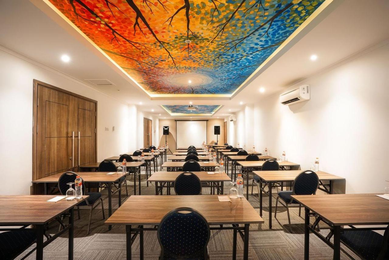 Kaloka Airport Hotel Sumbawa Besar Exteriér fotografie