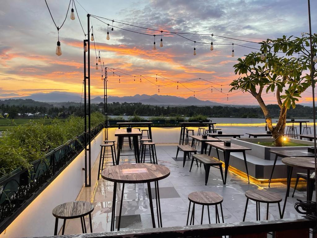 Kaloka Airport Hotel Sumbawa Besar Exteriér fotografie