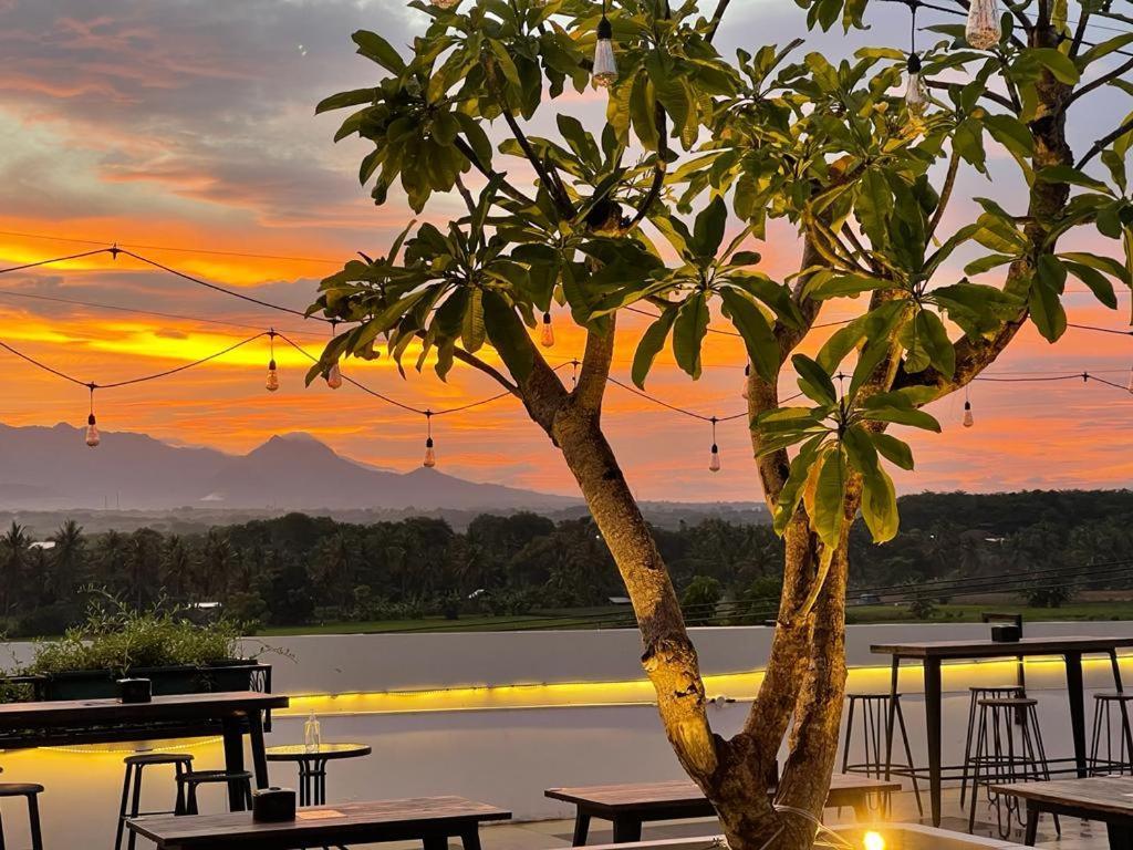Kaloka Airport Hotel Sumbawa Besar Exteriér fotografie