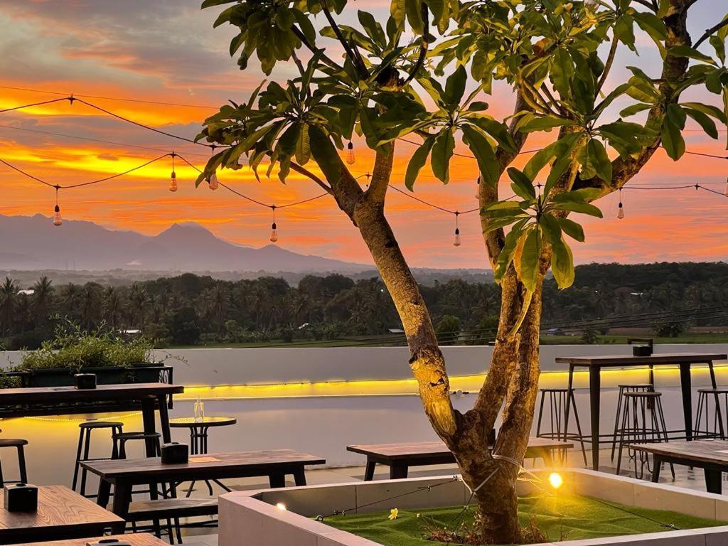 Kaloka Airport Hotel Sumbawa Besar Exteriér fotografie